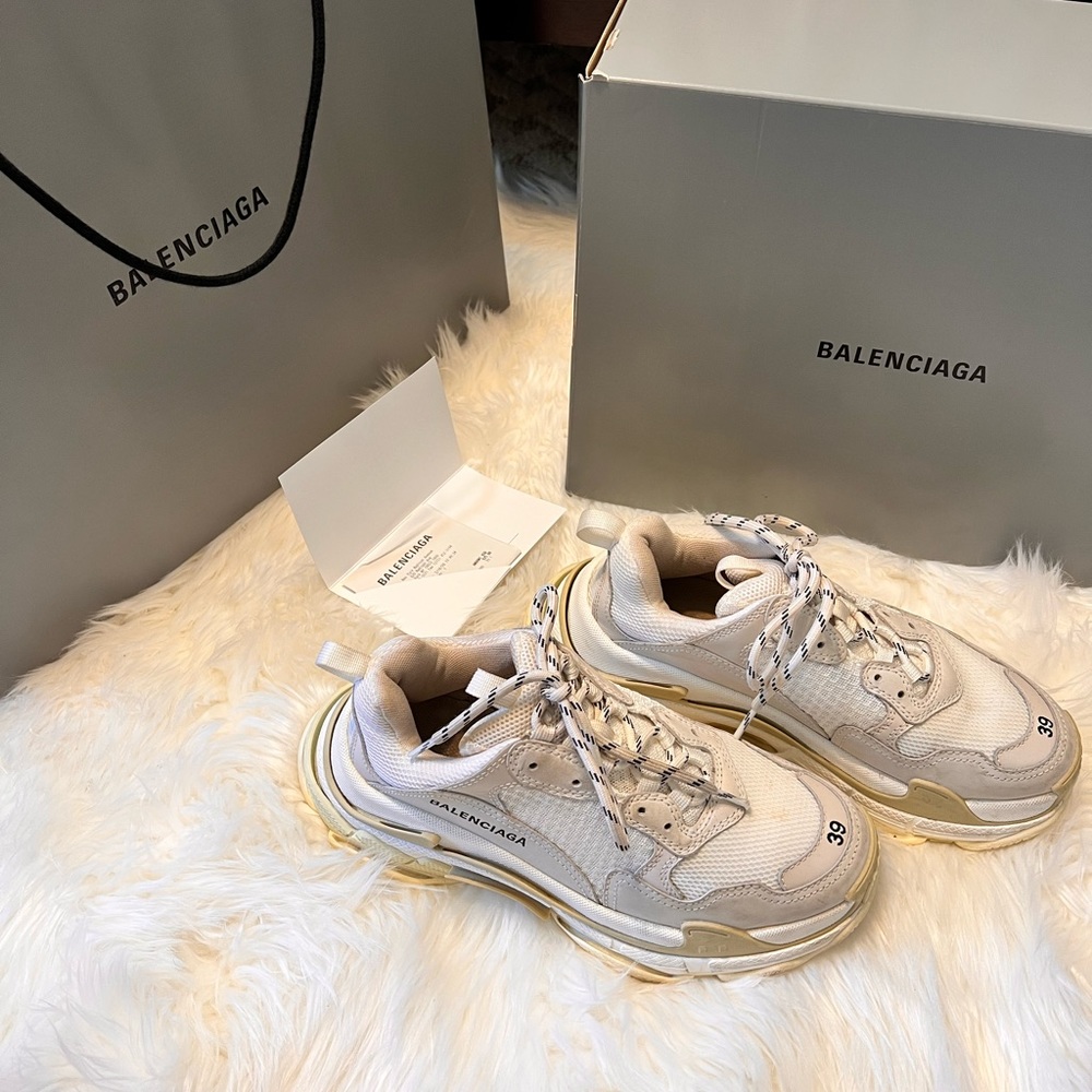Balenciaga Triple S Sneakers (white )